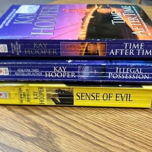 Gently Read - Kay Hooper Book Bundle